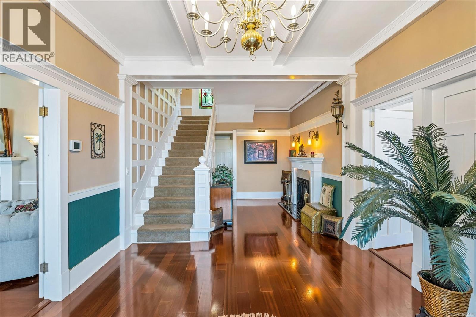  1926 Crescent Road, Oak Bay