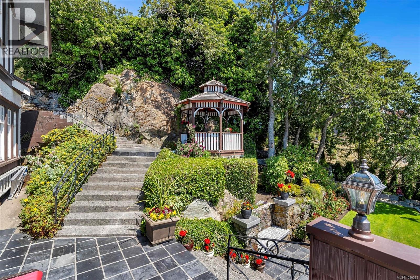 1926 Crescent Rd - 30