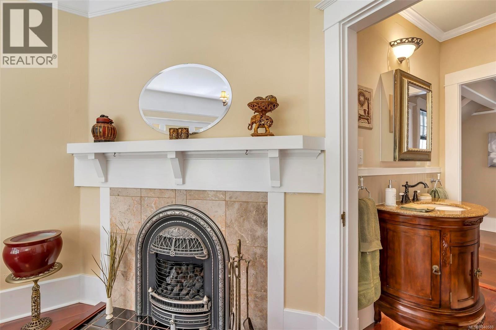 1926 Crescent Rd - 54