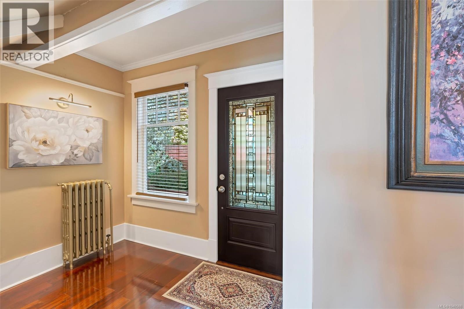  1926 Crescent Road, Oak Bay