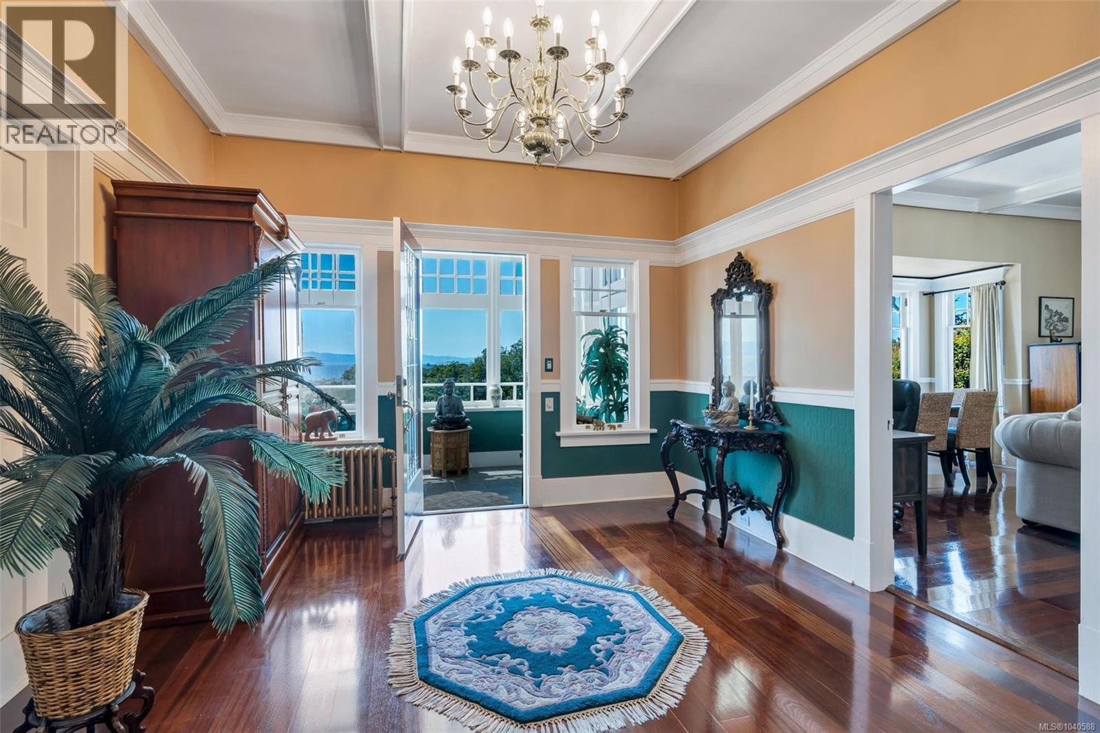  1926 Crescent Road, Oak Bay
