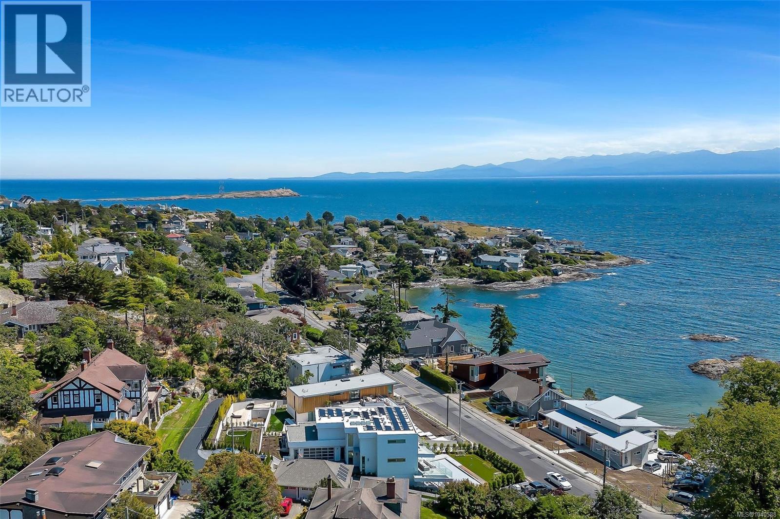  1926 Crescent Road, Oak Bay