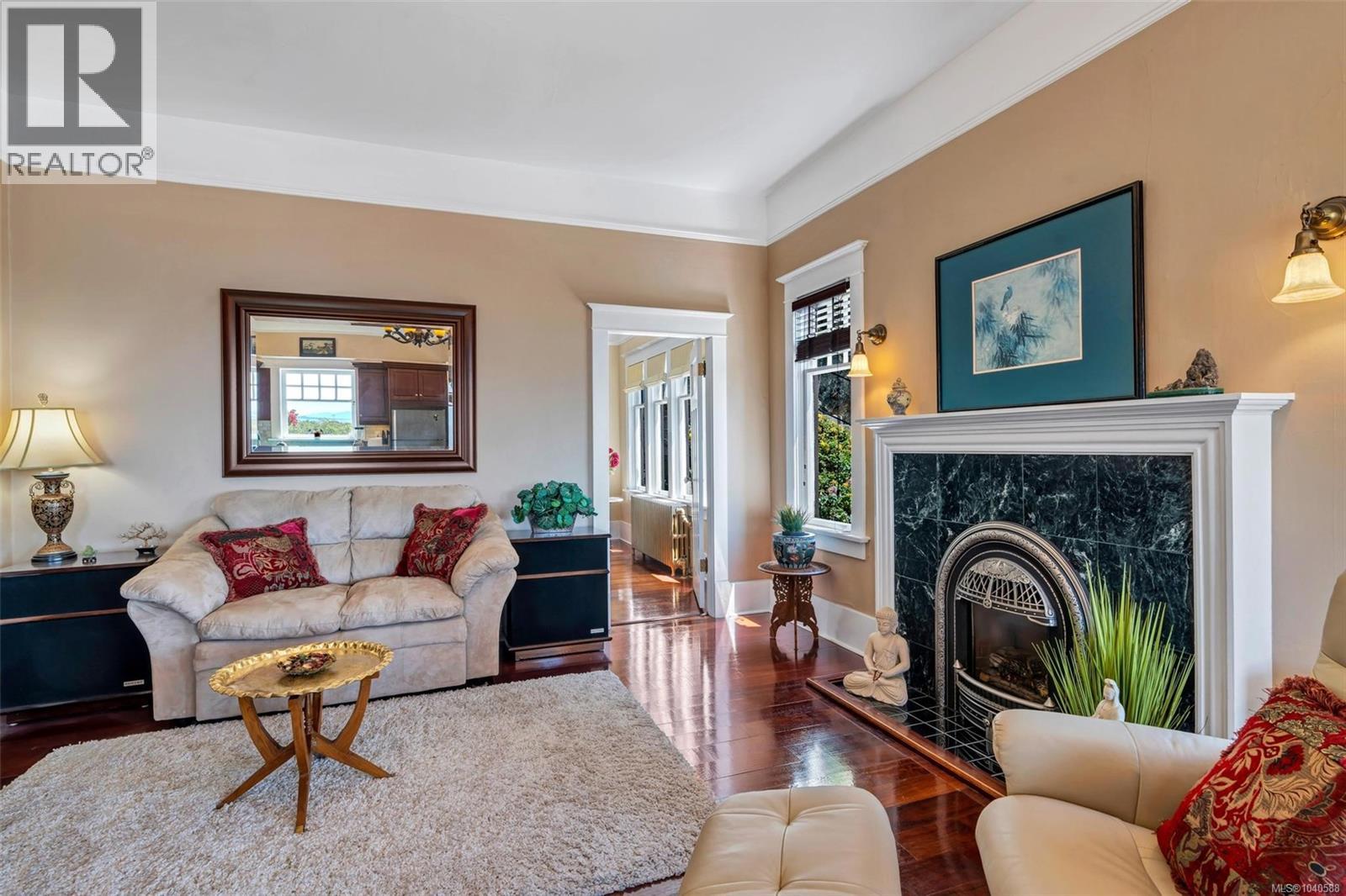  1926 Crescent Road, Oak Bay