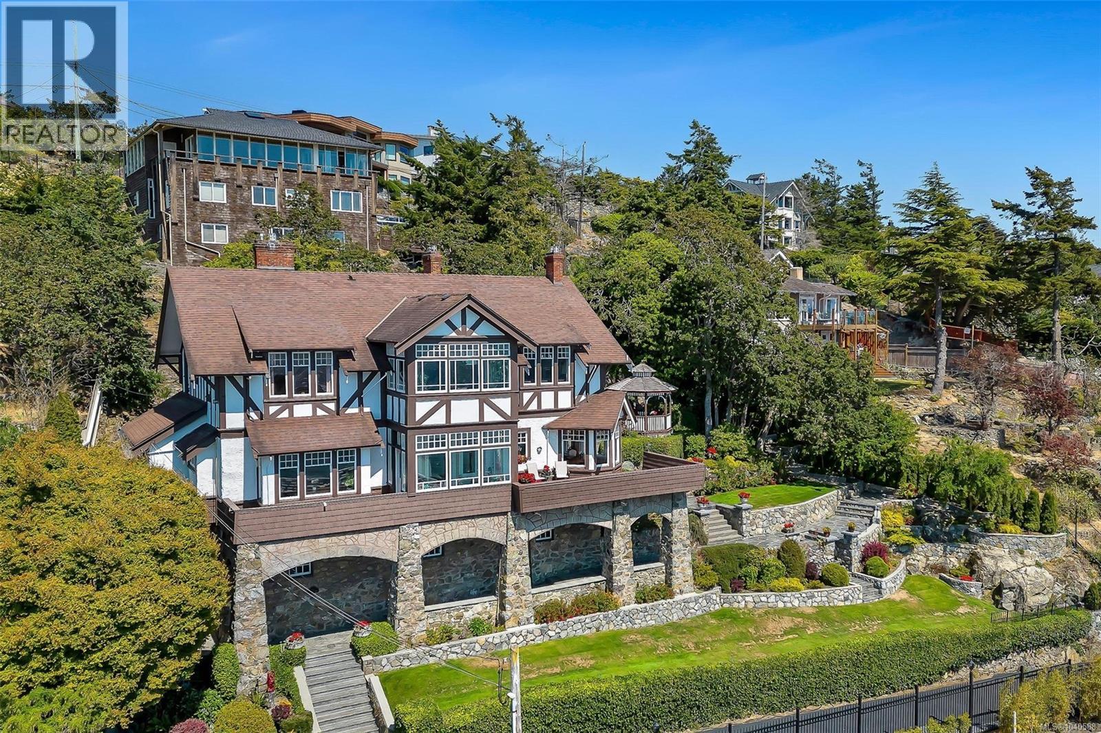 1926 Crescent Rd - 76