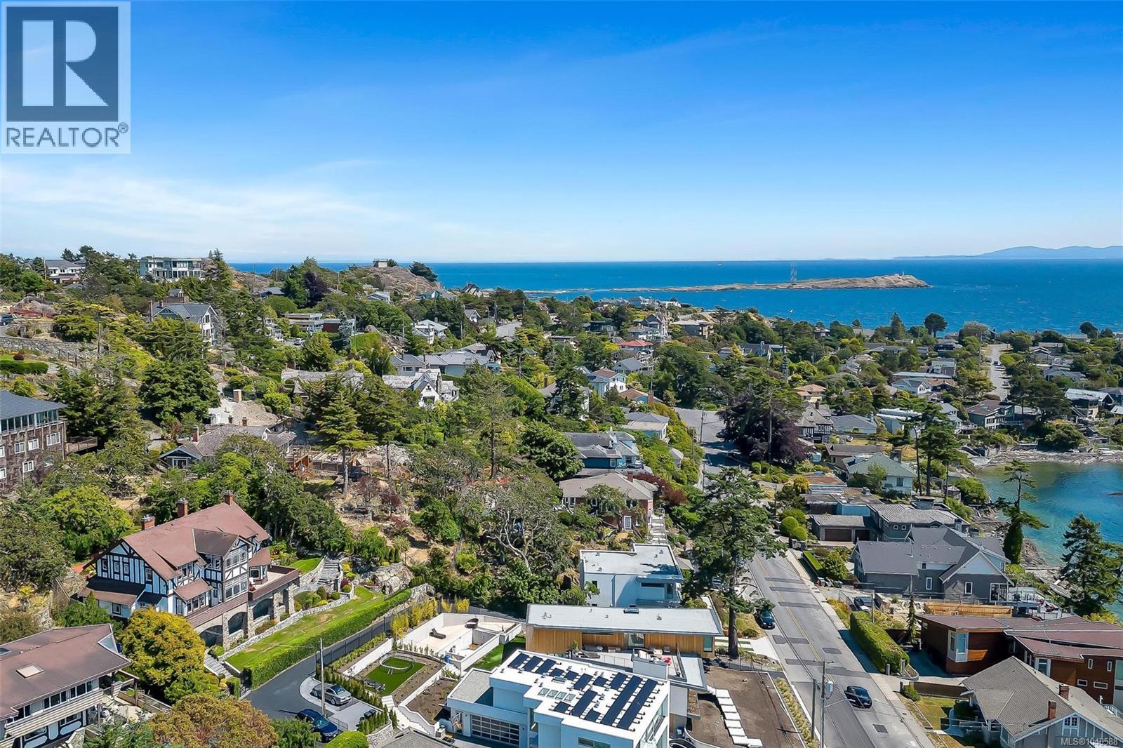  1926 Crescent Road, Oak Bay
