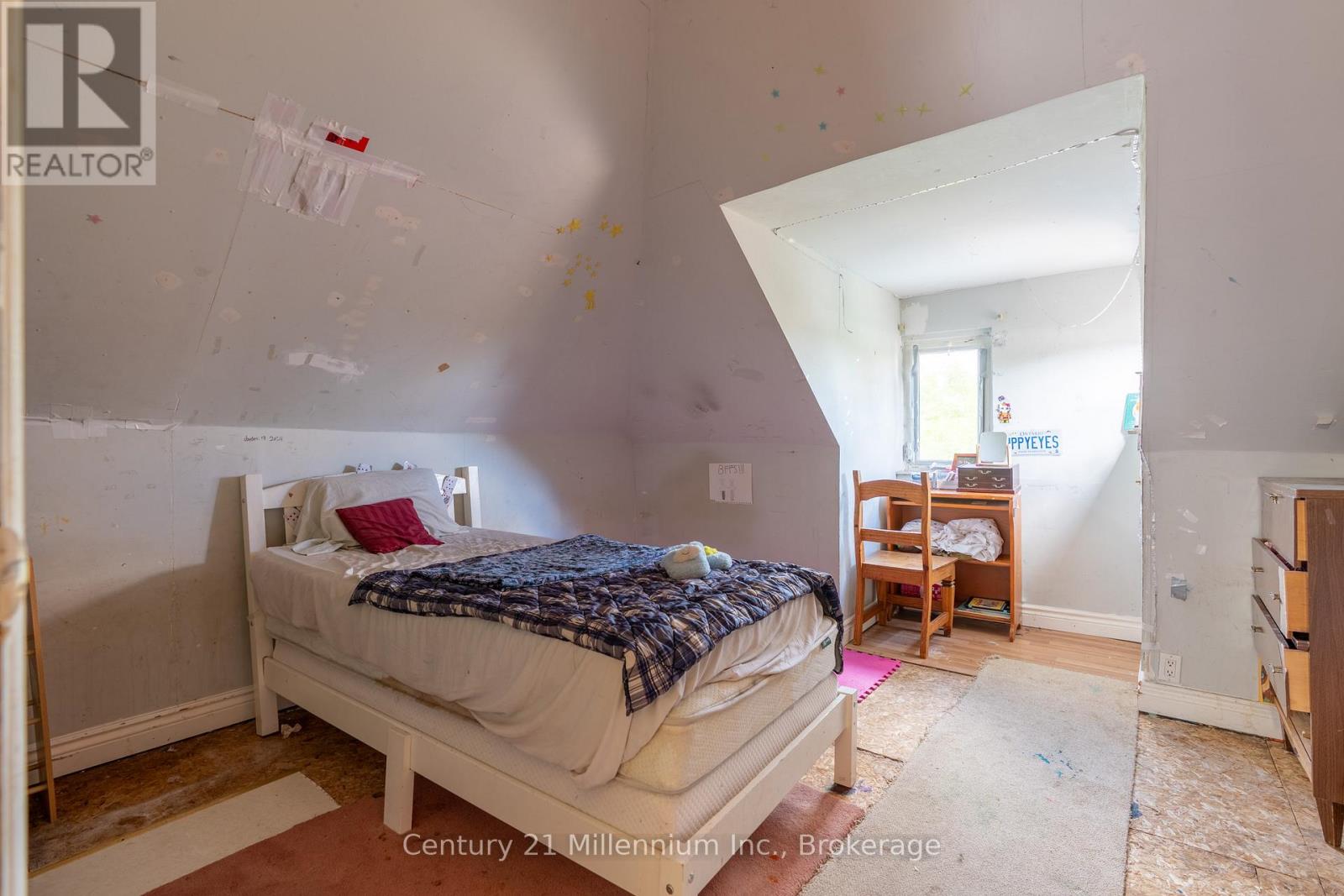 1700 3RD AVENUE E - 29