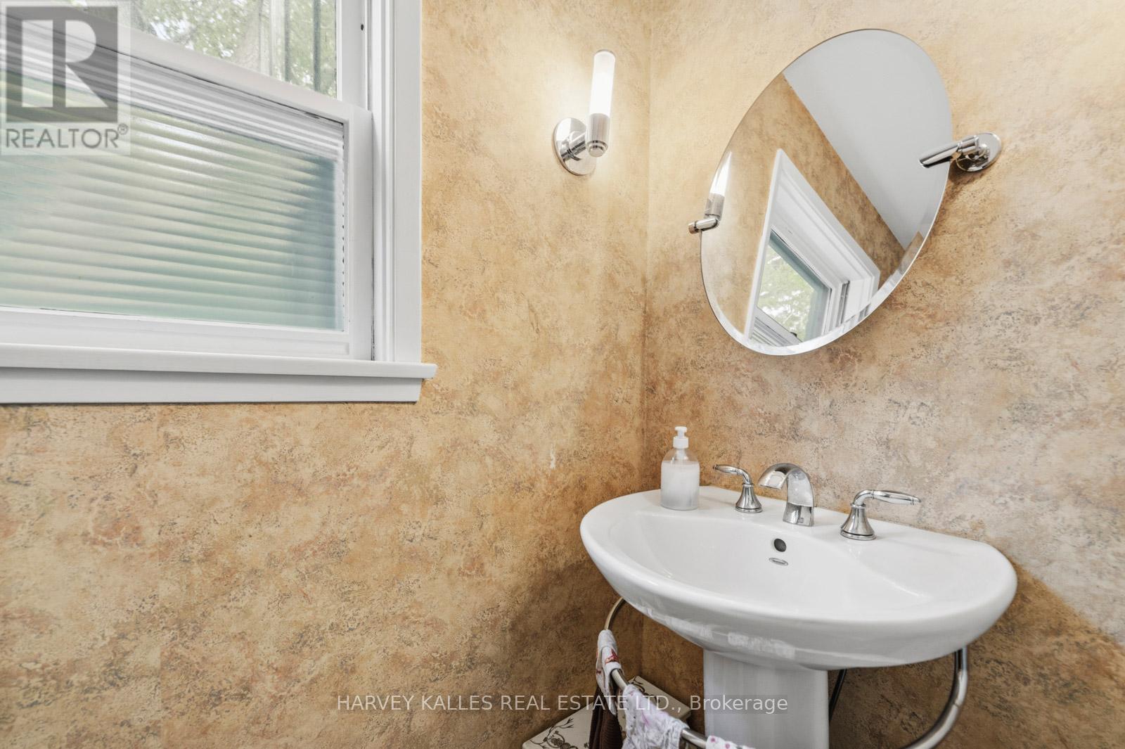 1 VYNER ROAD - 11