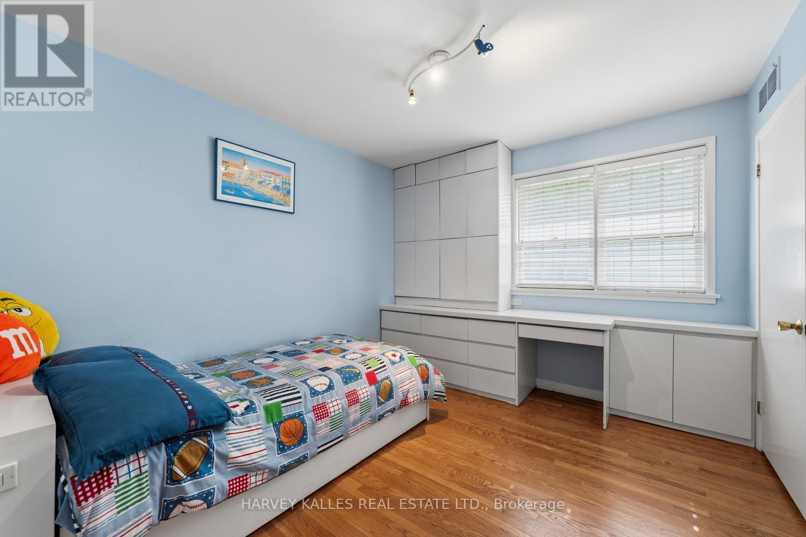 1 VYNER ROAD - 25