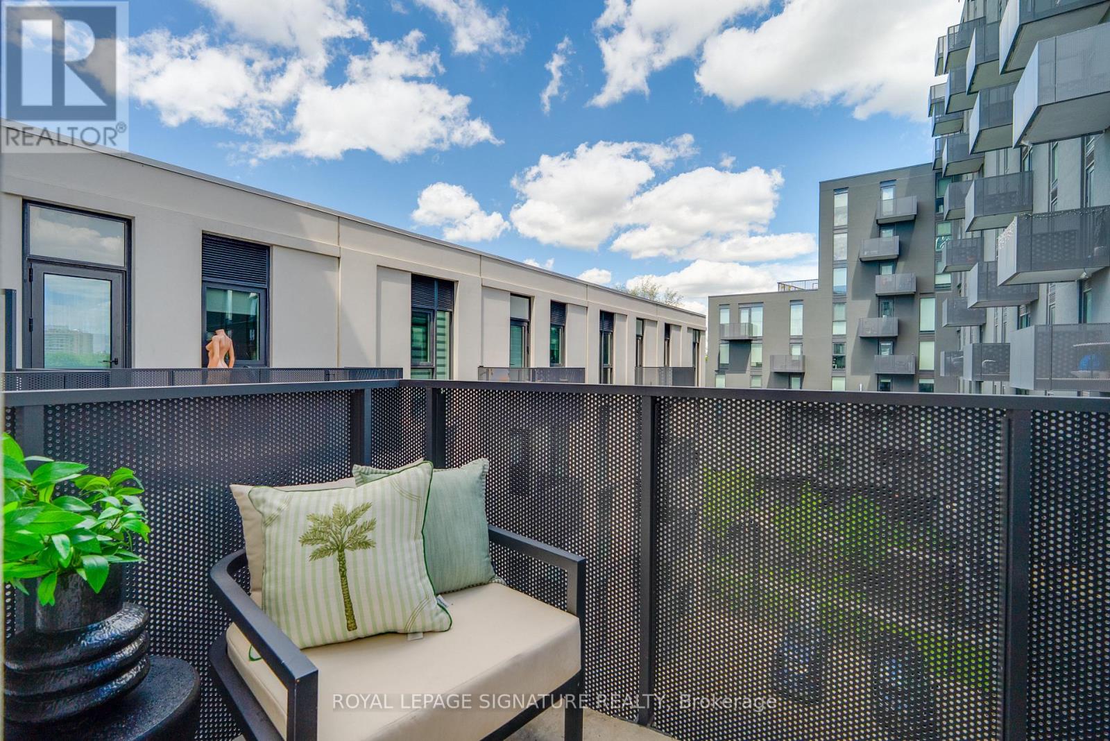 #523 500 WILSON AVENUE - 19