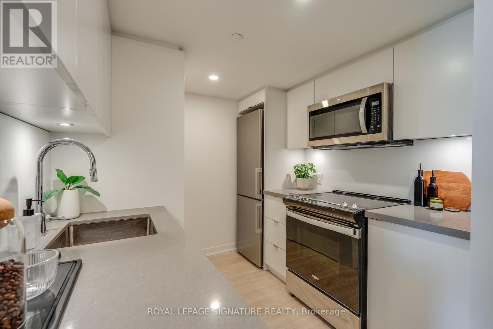 #523 500 WILSON AVENUE - 6