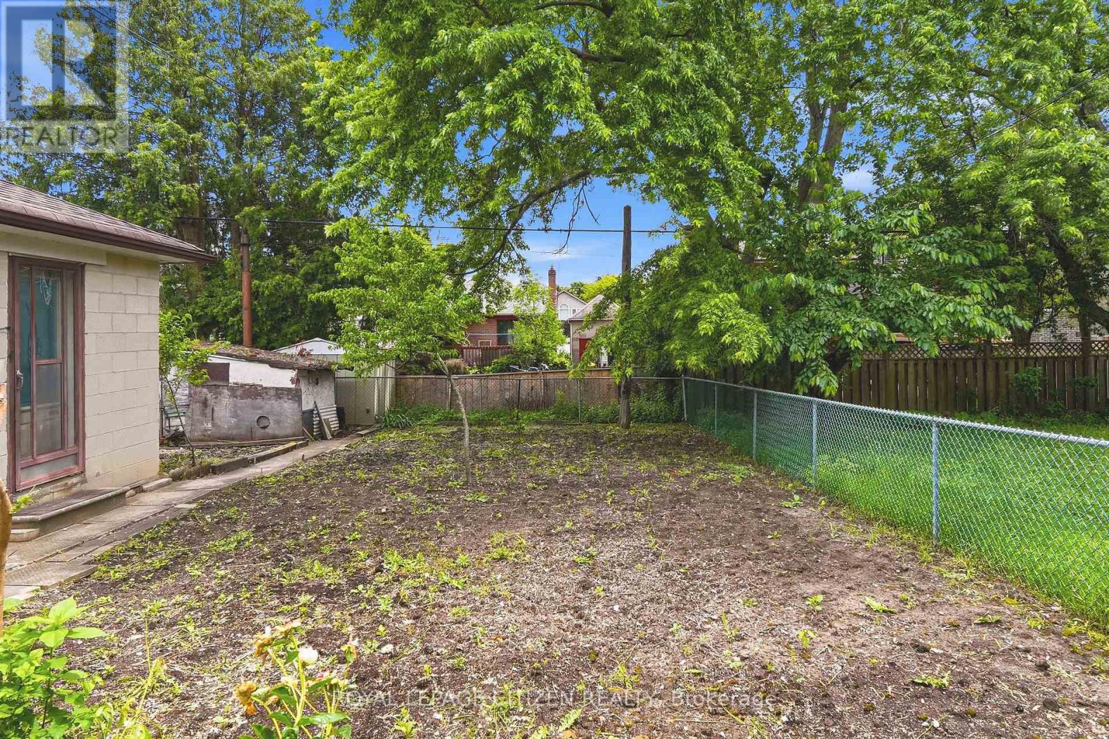 59 OTONABEE AVENUE - 32