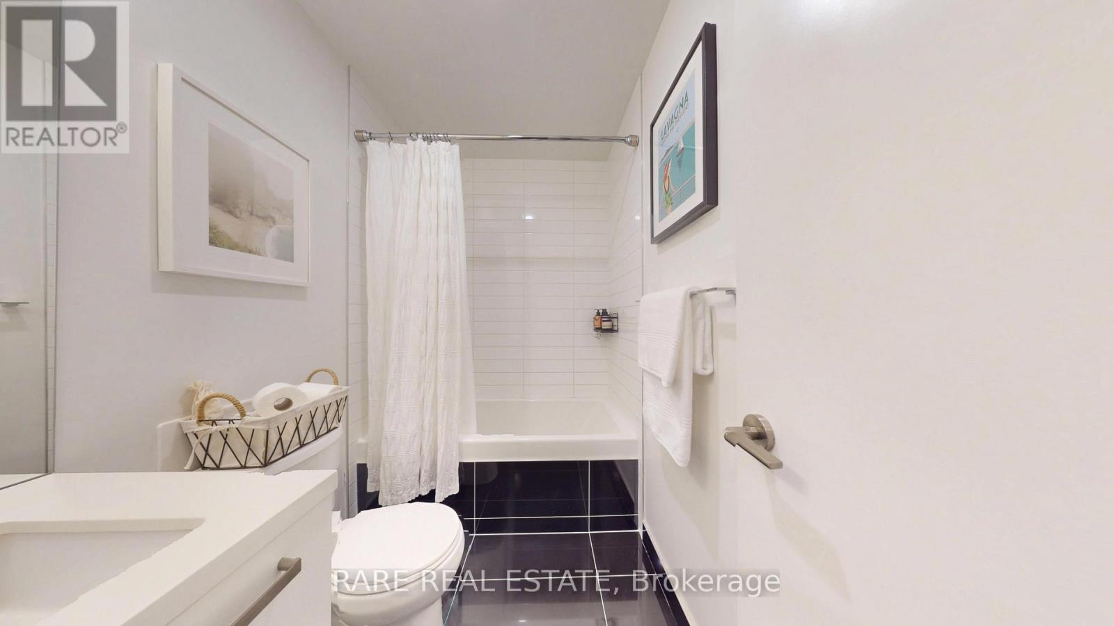 #421 39 BRANT STREET - 12