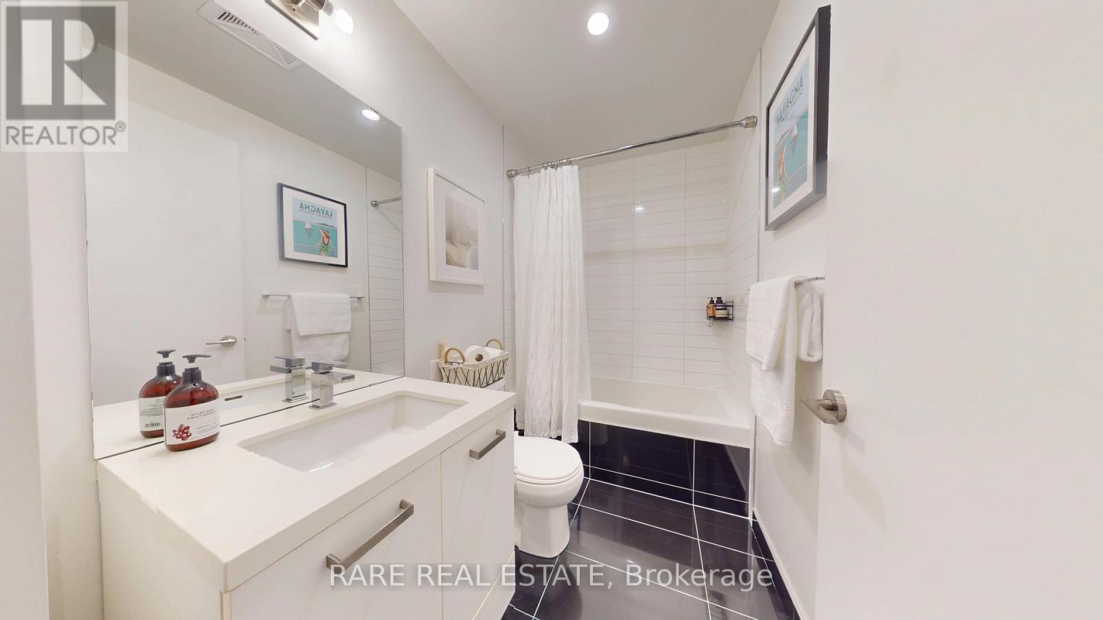 #421 39 BRANT STREET - 13