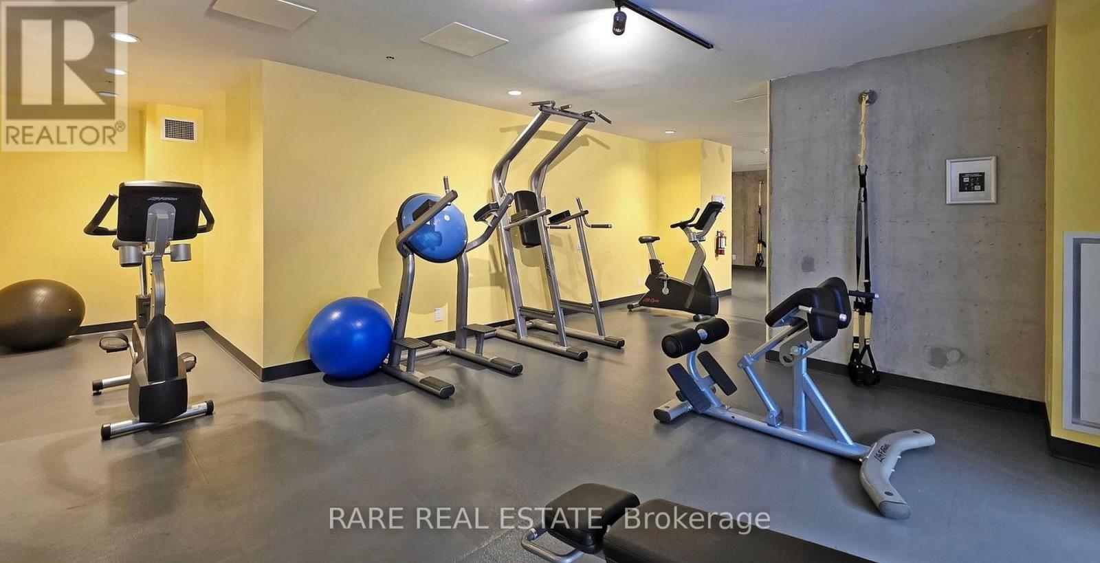 #421 39 BRANT STREET - 17