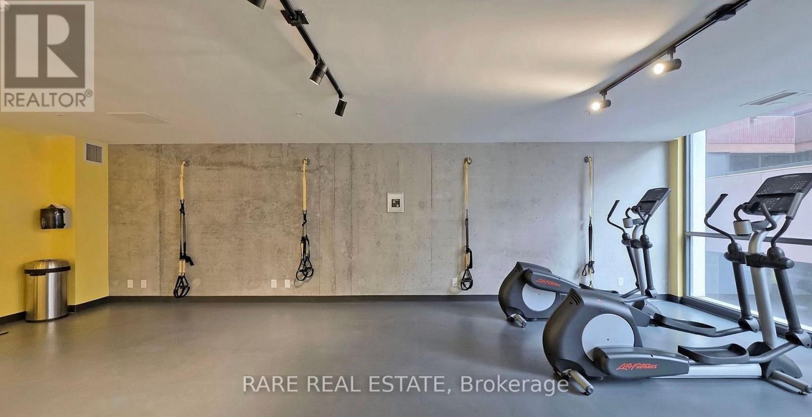 #421 39 BRANT STREET - 18
