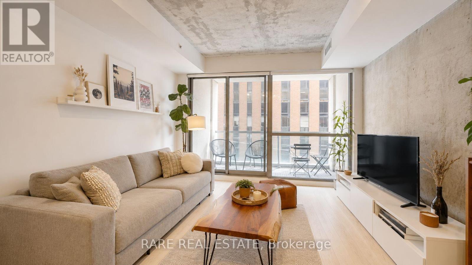 #421 39 BRANT STREET - 4