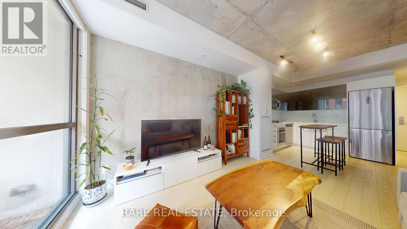 #421 39 BRANT STREET - 7