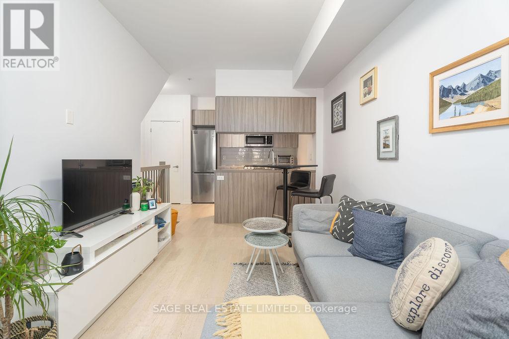 #TH3 150 BROADVIEW AVENUE - 1