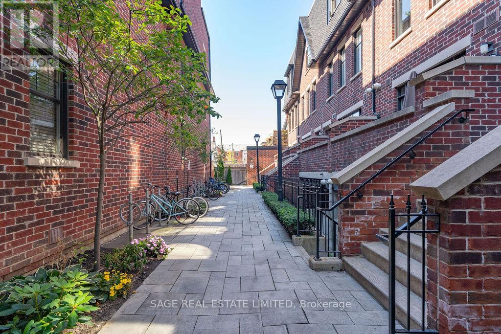 #TH3 150 BROADVIEW AVENUE - 22