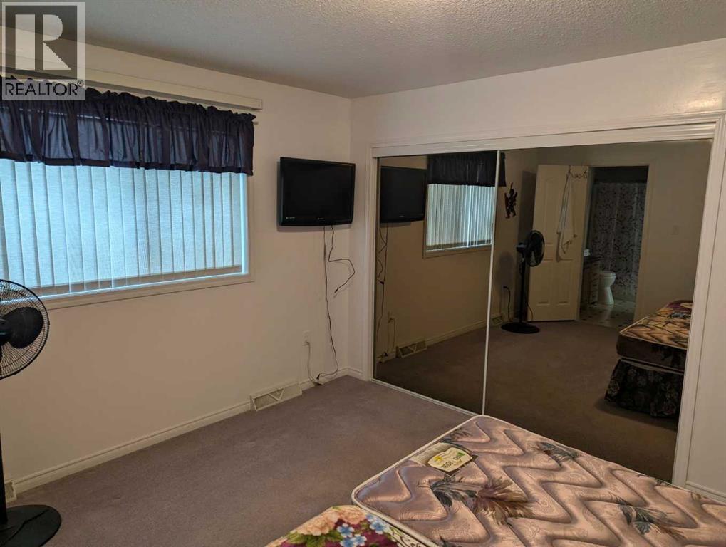 4926 59 Street - 13