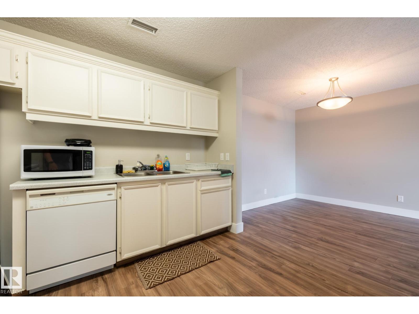#8 2703 79 ST NW - 11