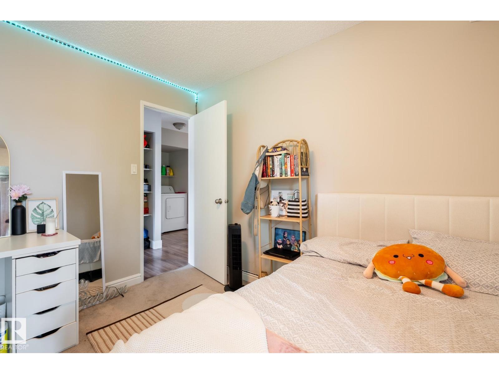#8 2703 79 ST NW - 19