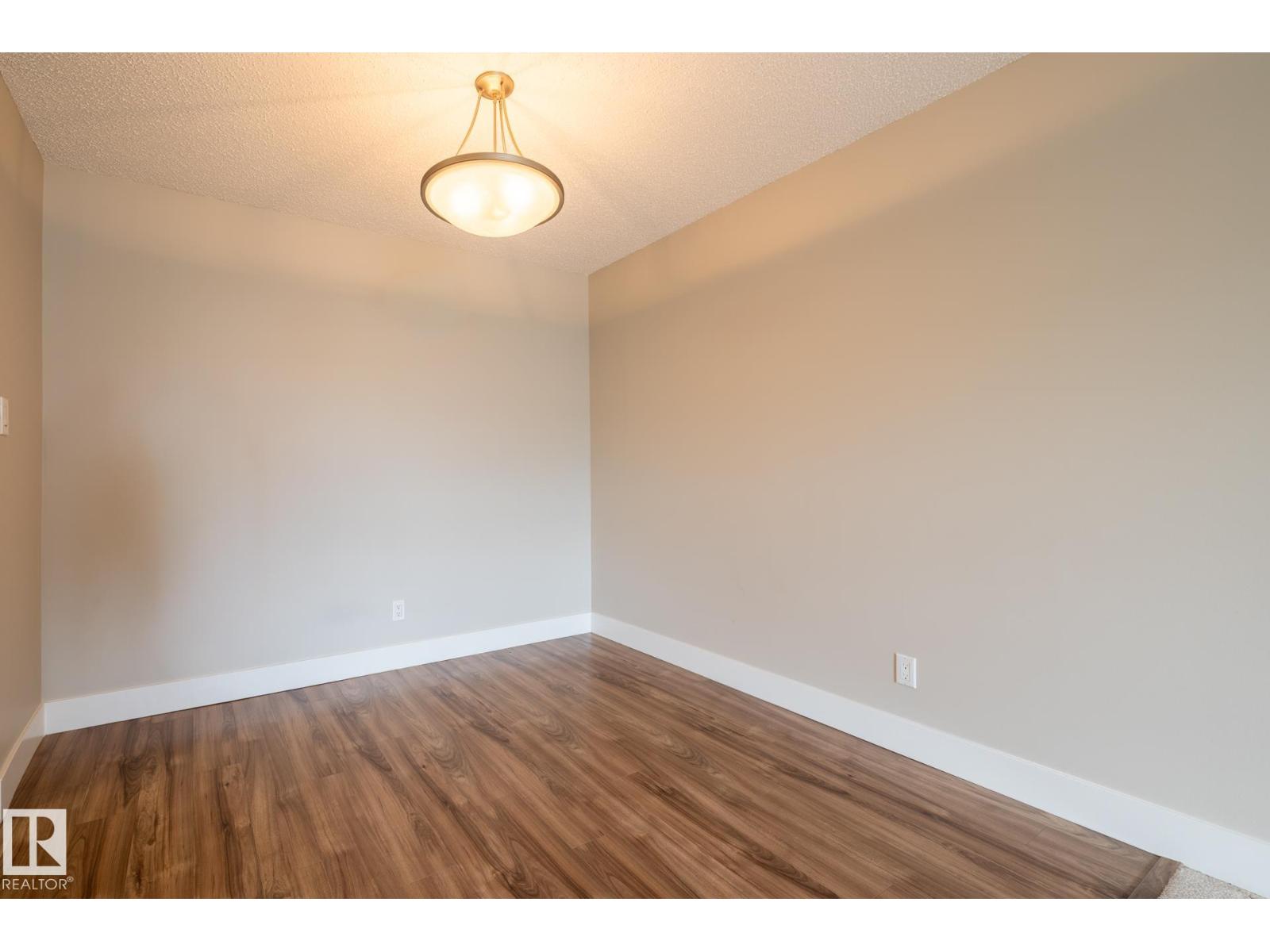#8 2703 79 ST NW - 7