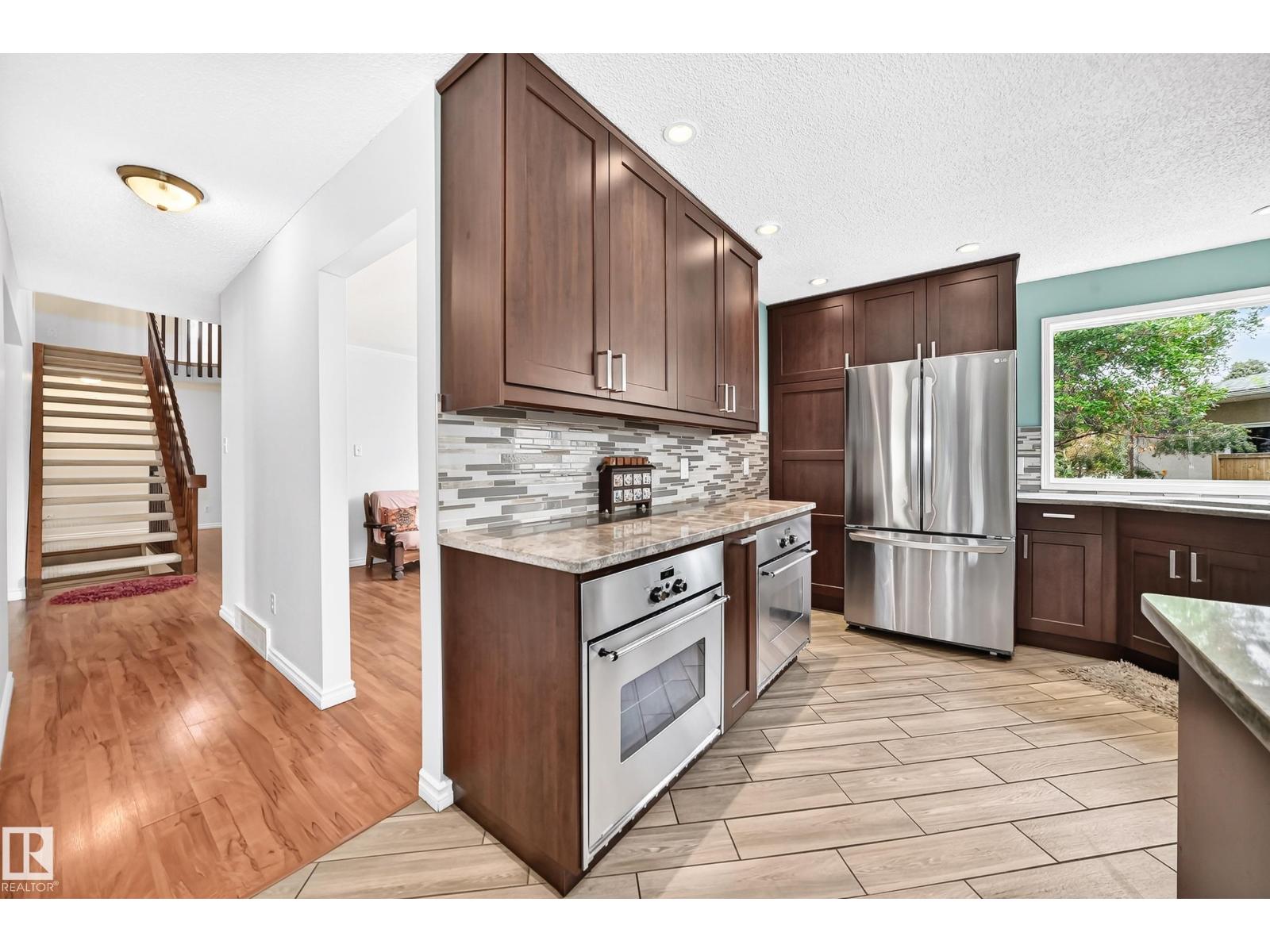 8224 186 ST NW NW - 10