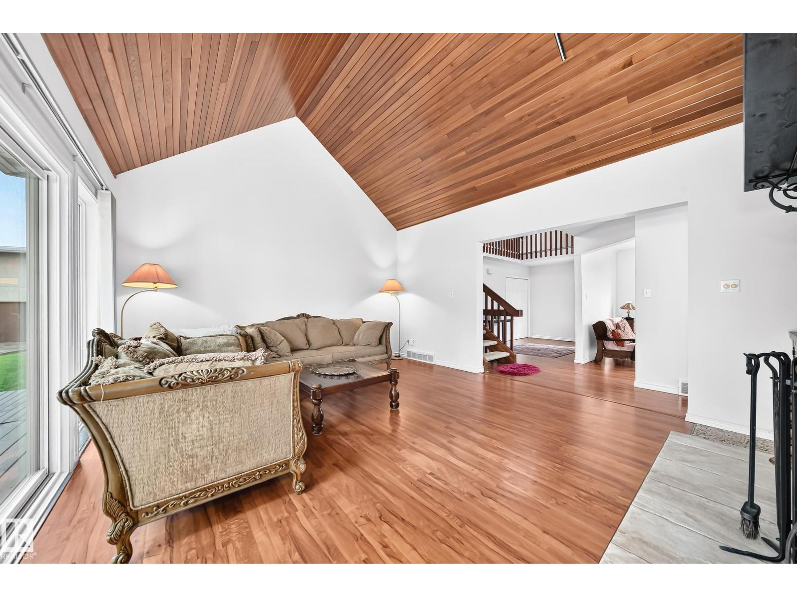 8224 186 ST NW NW - 20