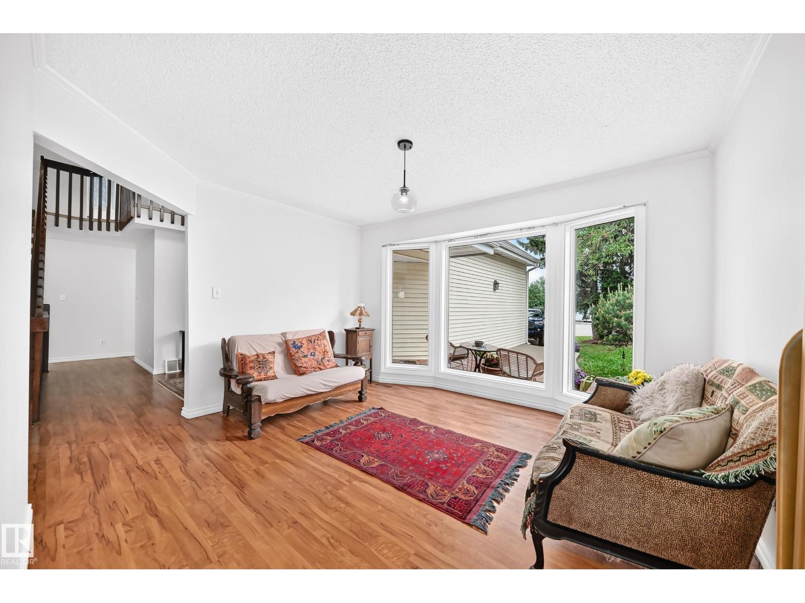 8224 186 ST NW NW - 21