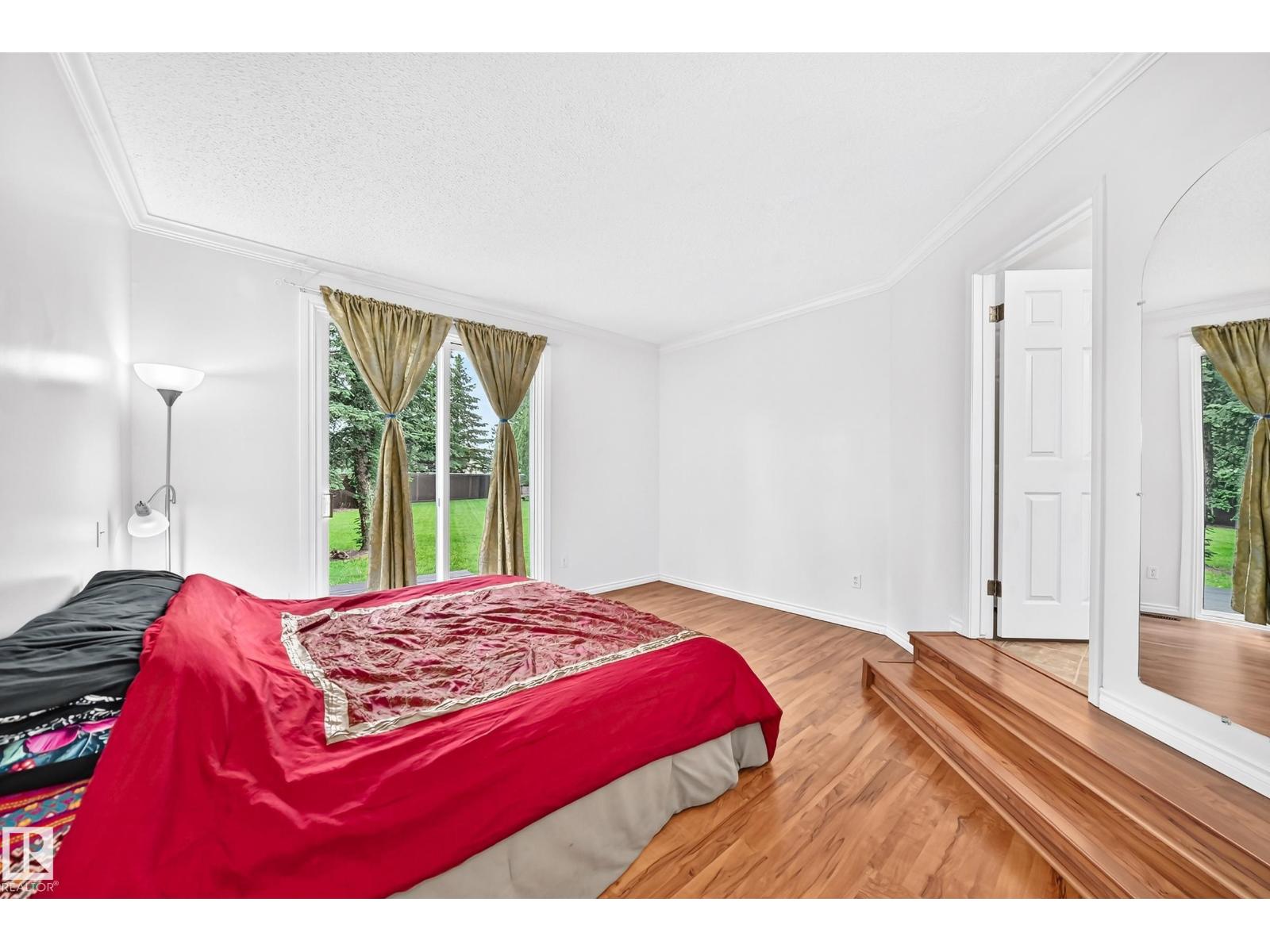 8224 186 ST NW NW - 23