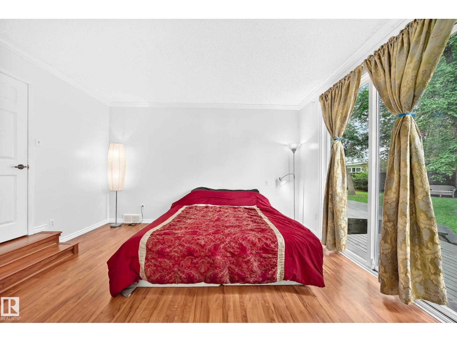 8224 186 ST NW NW - 24