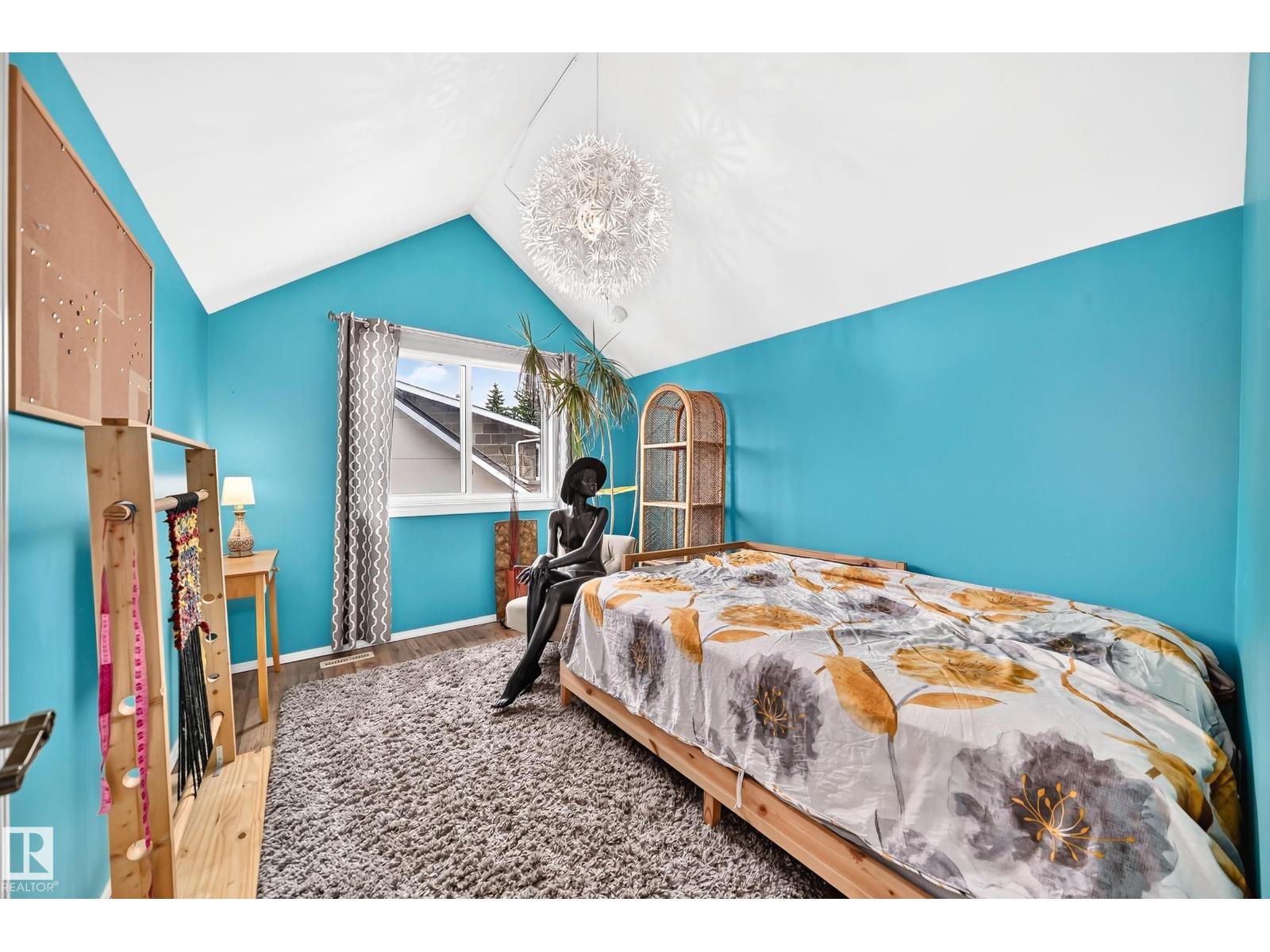 8224 186 ST NW NW - 29