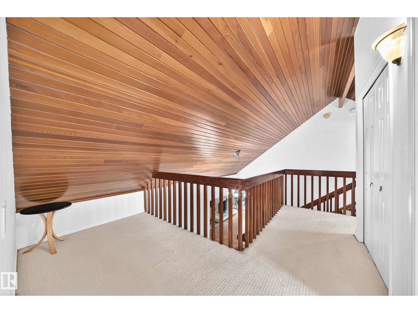 8224 186 ST NW NW - 32