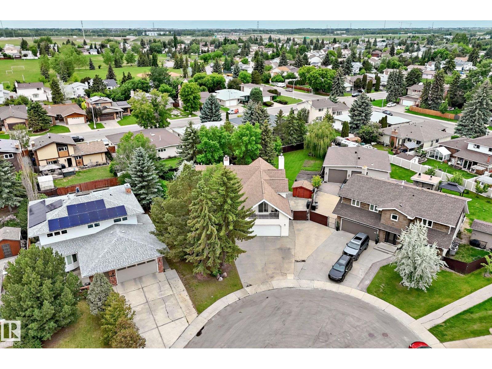 8224 186 ST NW NW - 51