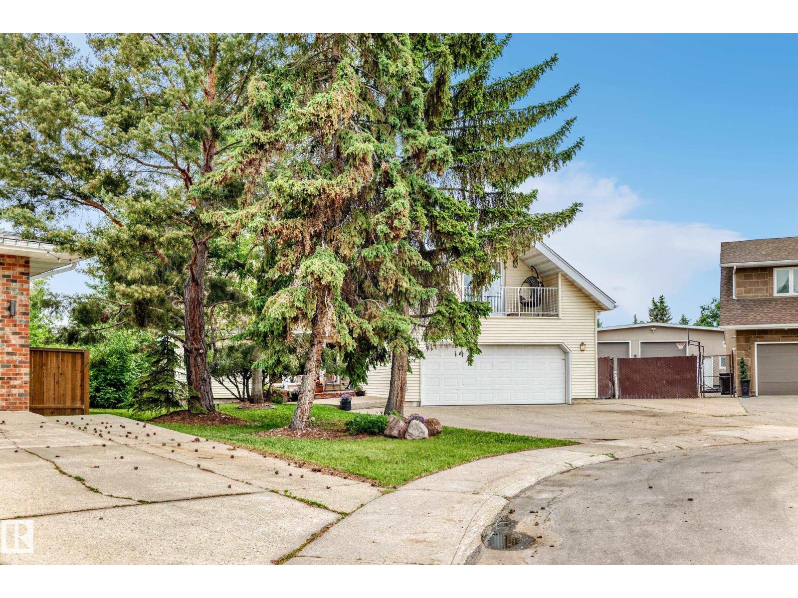 8224 186 ST NW NW - 46