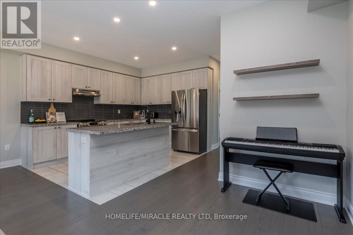 79 LORNE THOMAS PLACE - 12