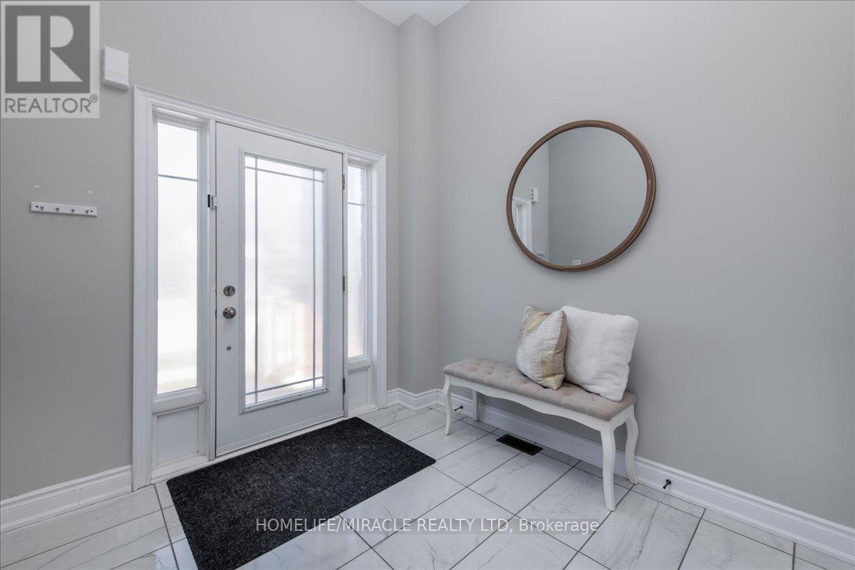 79 LORNE THOMAS PLACE - 2