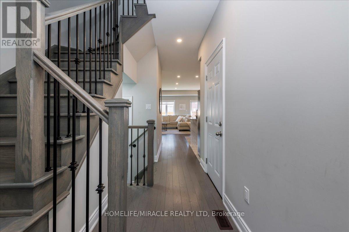 79 LORNE THOMAS PLACE - 3