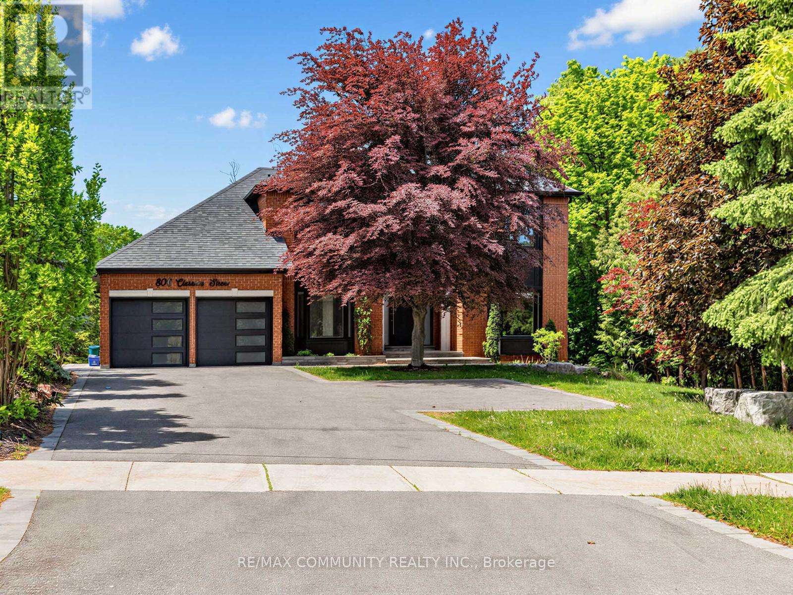 Listing photo of 806 CLARENCE STREET E