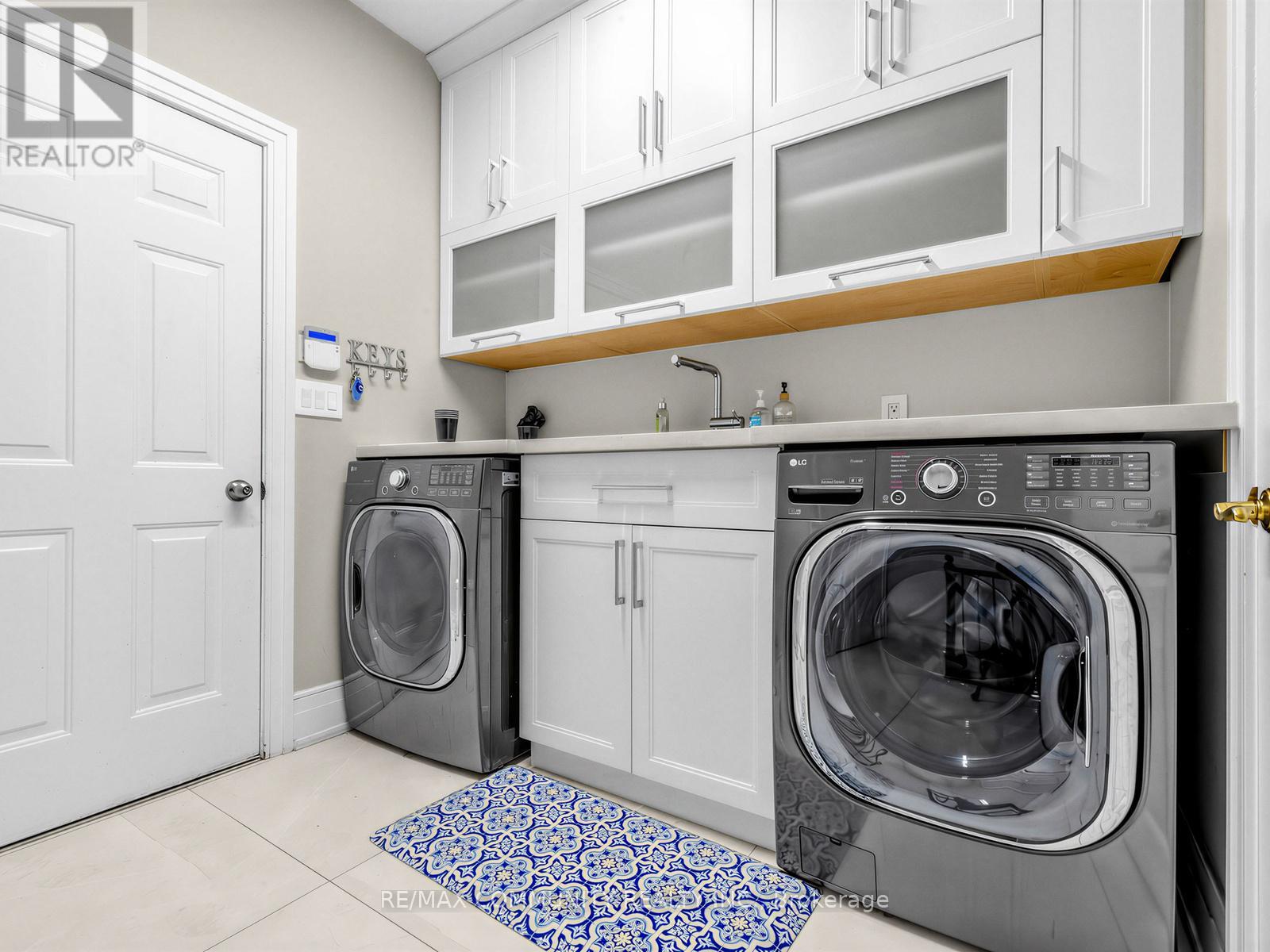 806 CLARENCE STREET E - 10