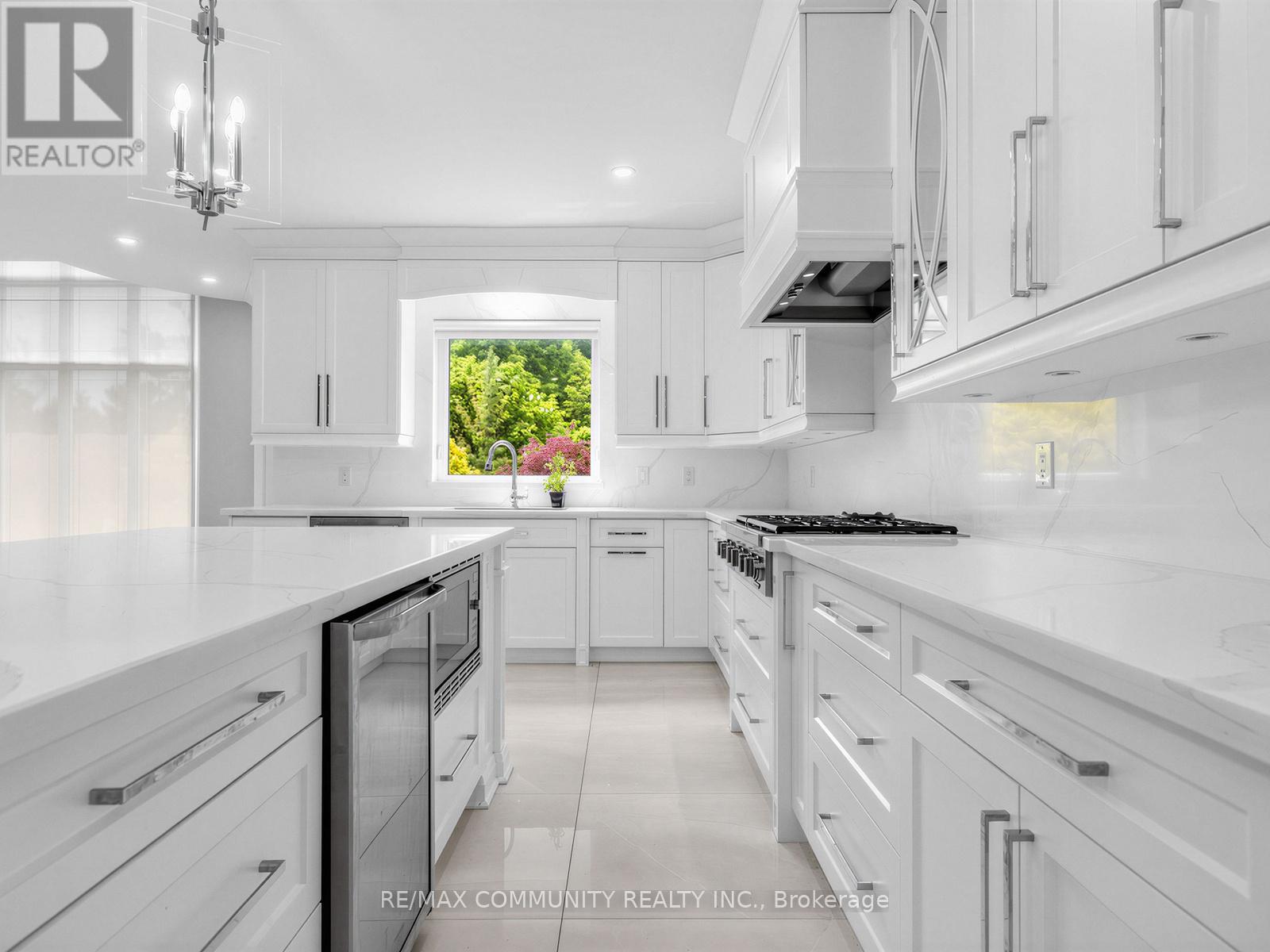 806 CLARENCE STREET E - 20