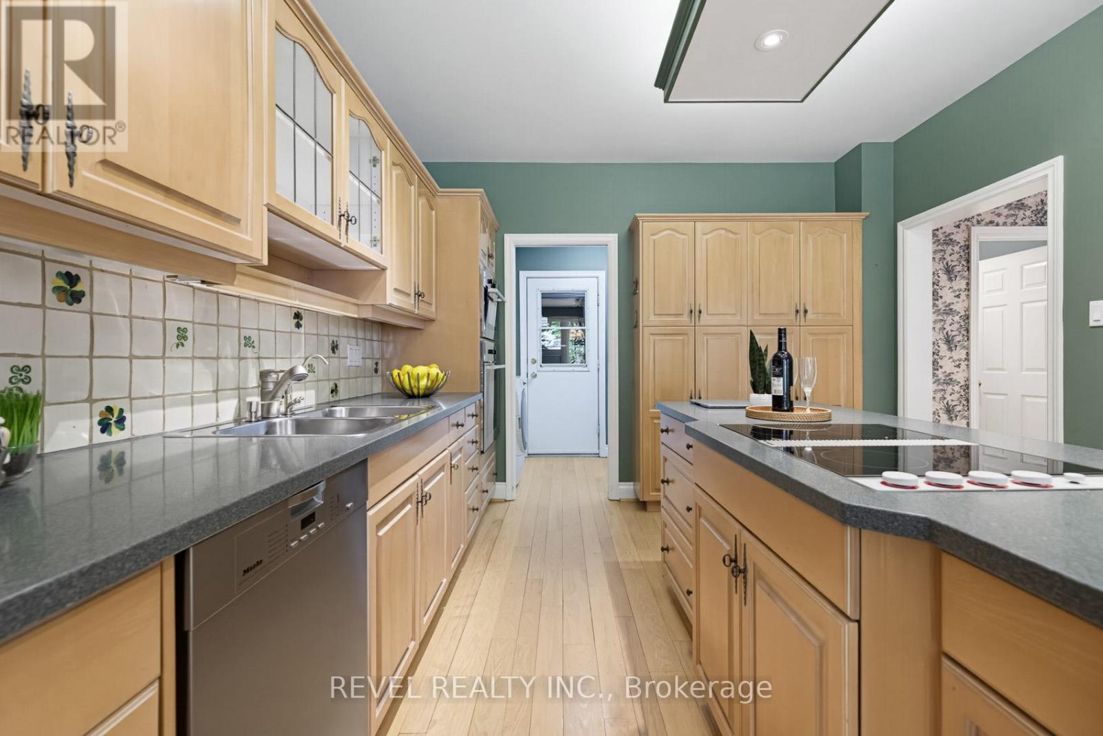 #27 540 QUAIL RIDGE DRIVE - 12
