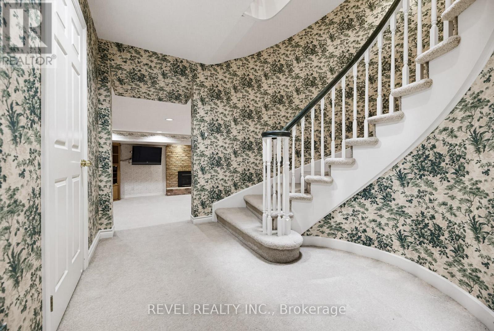 #27 540 QUAIL RIDGE DRIVE - 44