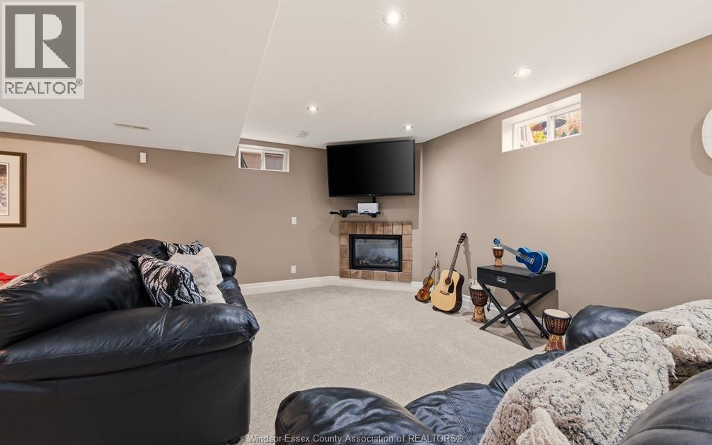425 Superior STREET - 25