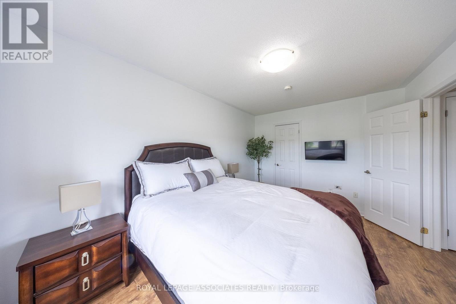 3123 STORNOWAY CIRCLE - 34