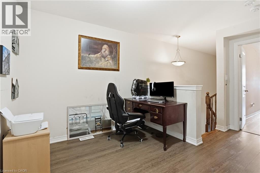 584 JULIA Drive - 12