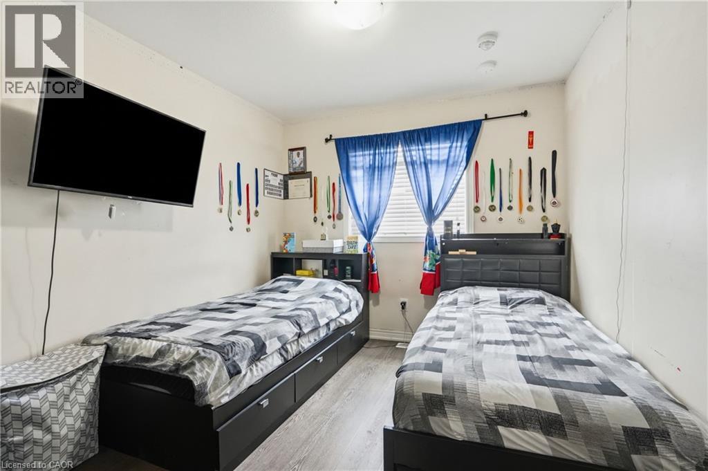 584 JULIA Drive - 20