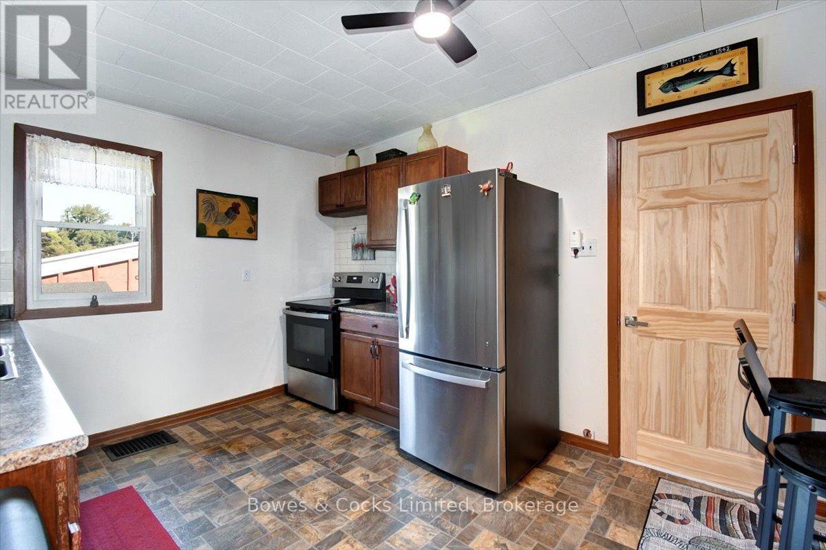 126 FRONT STREET N - 11