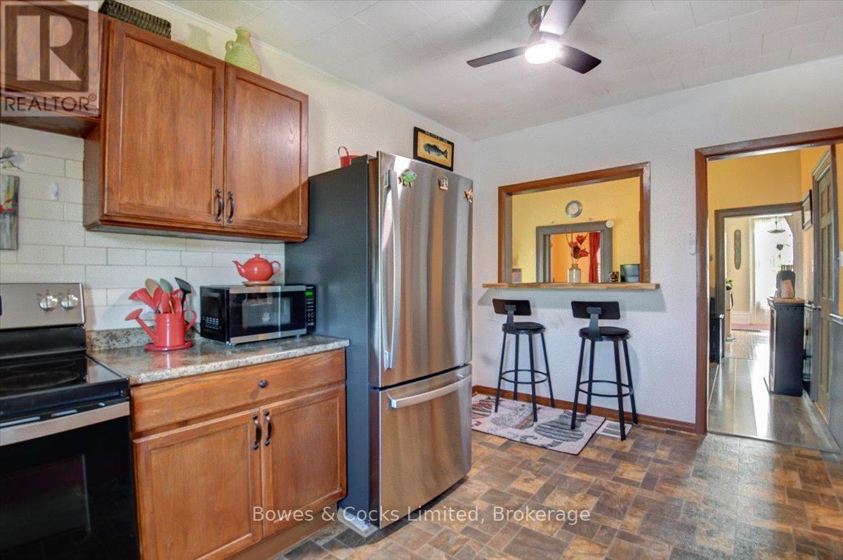 126 FRONT STREET N - 14